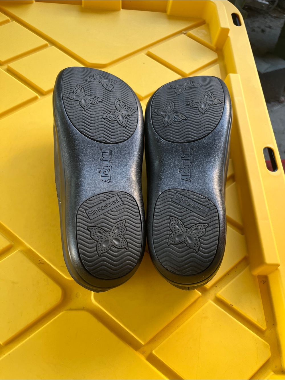 Shoe - Picture 4 of 7